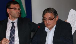 Симеон Дянков и Цветан Райчинов на 6 октомври 2010 г., когато беше подписано споразумение за финансирането на здравния сектор