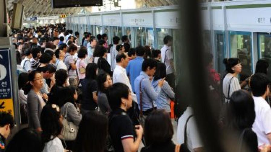 Десетки пострадали при инцидент в южнокорейско метро 