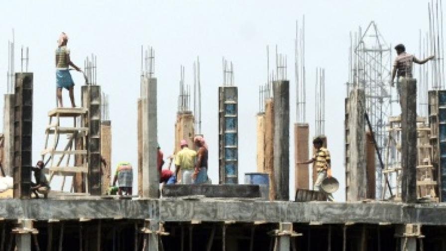 Строители на обект в Индия