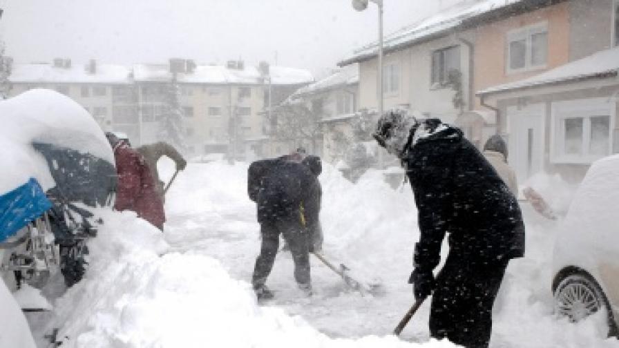 Шест жертви на студа и снега на Балканите