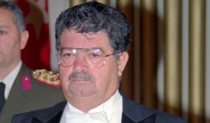 Тургут Йозал, октомври 1990 г.