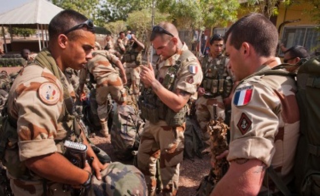 Терористични заплахи срещу Франция след ударите в Мали