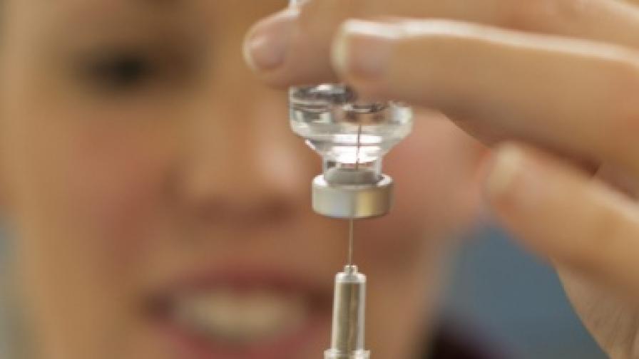 Даряват пневмококови ваксини на деца с хронични заболявания