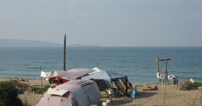 Собственици на частни имоти разположени зад плажа Корал ще бъдат