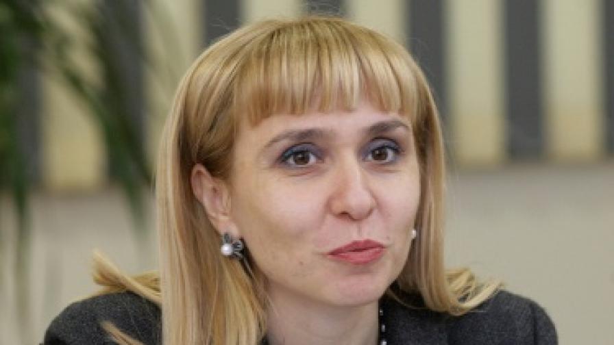 Ковачева: Колекторите да събират дълг само при изричното ни съгласие