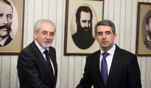 Президентът Плевнелиев се срещна с Лютви Местан като част от поредицата консултации с представители на парламентарните партии тази седмица