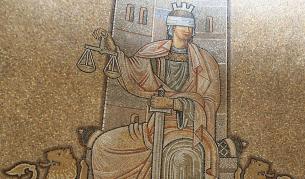 Съдът: Таксите на МВР за лични документи са незаконни