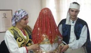 В Република Сръбска през последните две години 74 ученички от средното училище са прекъснали образованието си заради брак и бременност