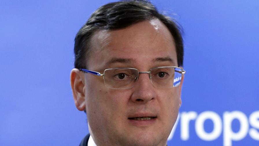 Чешкият премиер намеси подкрепата за Шенген в проблема с ЧЕЗ