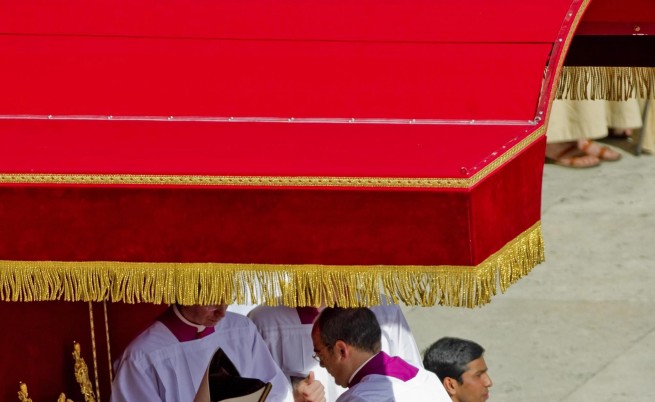 Папа Франциск поканил клошар на интронизацията си