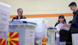 Македонските вестници: Упpавляващите спечелиха местните избоpи
