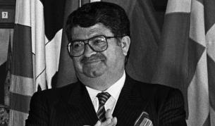 Тургут Йозал