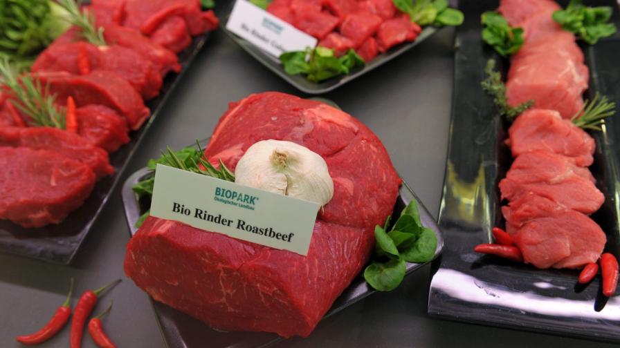 Откриха защо точно червеното месо е вредно за сърцето