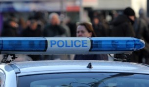 Трима в болница след удар с дипломатическа кола