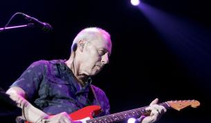 Броени часове до концерта на Марк Нопфлър в София