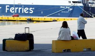 Фериботите в Гърция останаха на кея