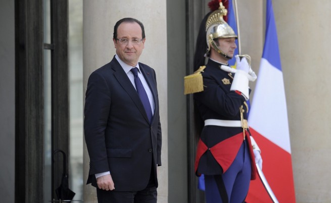 Протести за годишнината на Оланд като президент на Франция