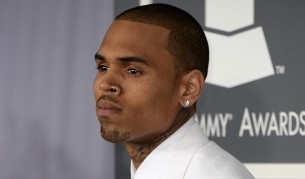 Въоръжени и маскирани обраха дома на Крис Браун