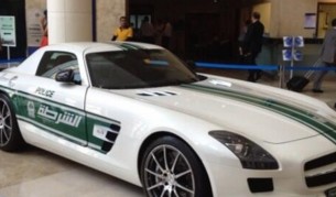 Полицията в Дубай се сдоби с три суперавтомобила