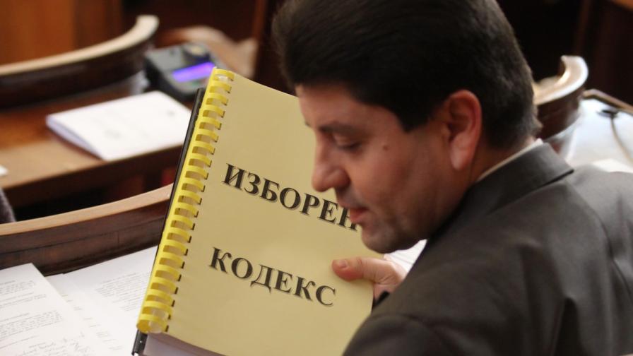 Красимир Ципов в пленарната зала на Народното събрание
