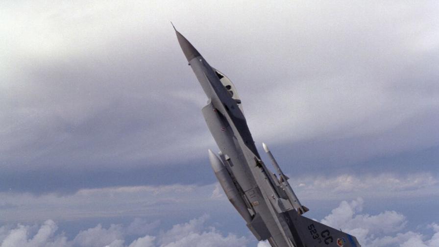 САЩ изпраща на България най-нови тренажори за F-16