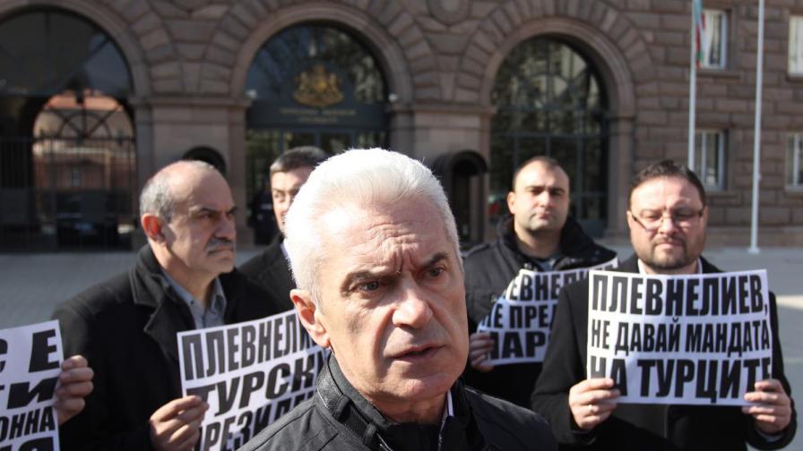 Български граждани към БСП и ДПС: Скъсайте със Сидеров!