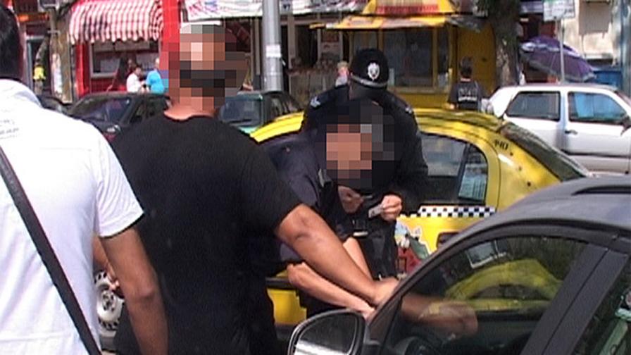 Задържаха 16 души при специализирана операция в София