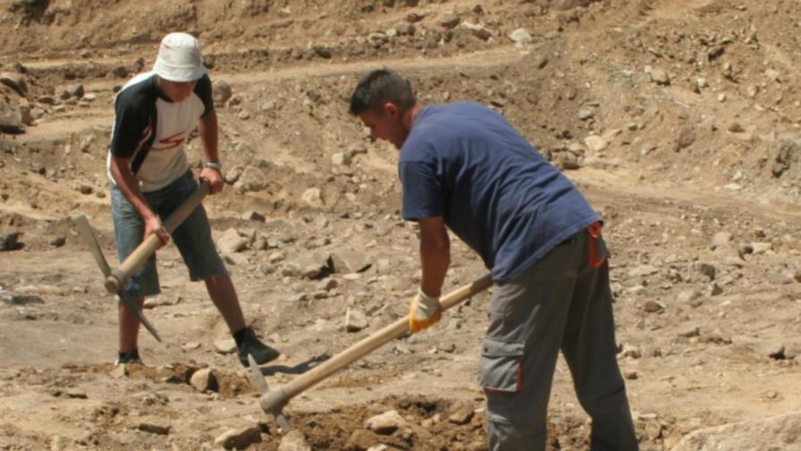 Гробница на тракийски владетел е открита край пловдивско село