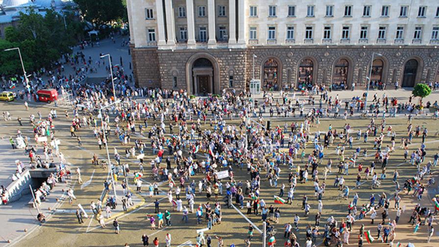 Протестите срещу кабинета "Орешарски" продължават 34-ти ден