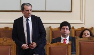 Пламен Орешарски в пленарната зала на Народното събрание