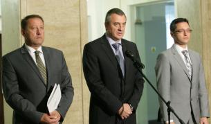 Кристиан Вигенин, Ангел Найденнов и Цветлин Йовчев дадоха изявления за медиите след извънредното заседание на Съвета по сигурността към Министерския съвет във връзка със ситуацията в Сирия и отражението й върху националната сигурност на България