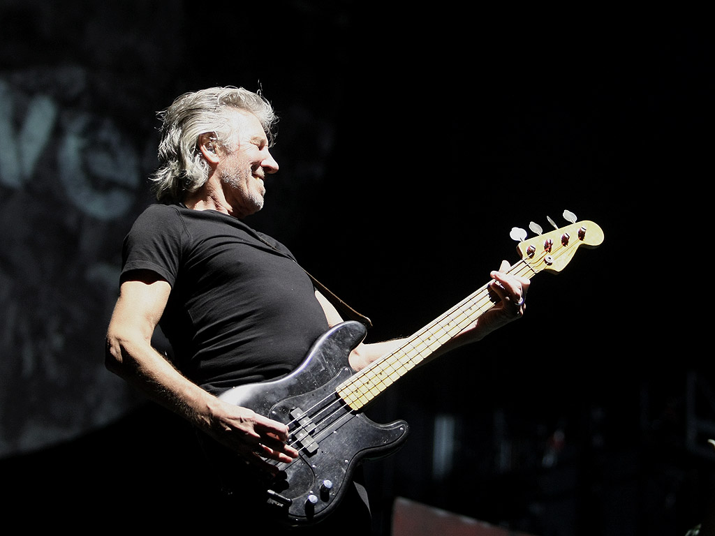 Най-грандиозният спектакъл в историята на рок музиката - Roger Waters The Wall, разтърси София на 30 август 2013 година.