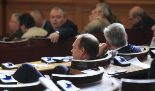 Дебатите по вота на недоверие се провалиха