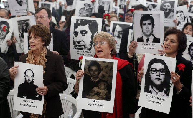 Чили: Песни на Хулио Иглесиас и Джордж Харисън били използвани като 