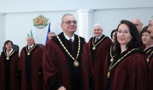 КС решава след седмица казуса с Делян Пеевски