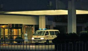 Оперираха 2-годишно китайче, бременно с близнака си