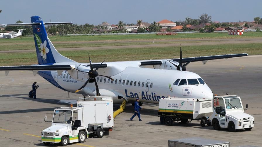 Самолет на Лаоските авиолинии се разби в река Меконг
