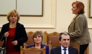 НС заседава извънредно, има много въпроси към кабинета