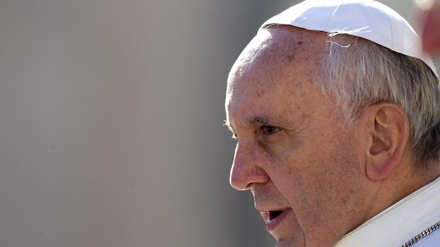 "Гардиън": Мафията взема на прицел папата