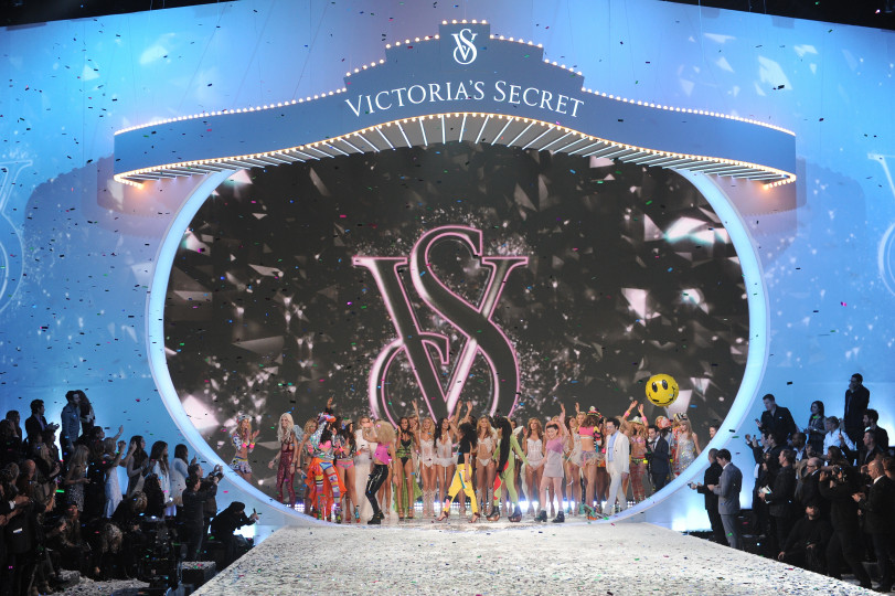 Представяне на традиционното годишно модно ревю на компанията за бельо "Виктория Сикрет", провело се на 13 ноември в Ню Йорк