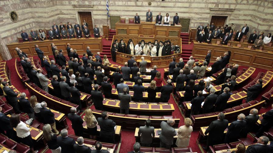 В Гърция показаха колко взимат депутатите