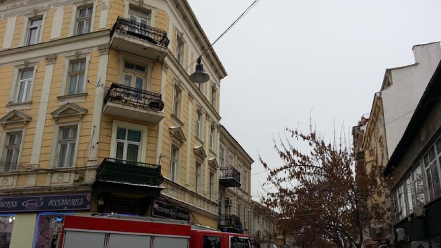 Сграда с бежанци горя в София, няма пострадали