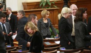 Манолова: ГЕРБ нетърпимо закъсняват за работа