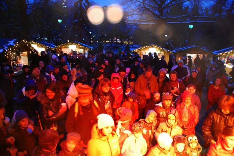 Коледният базар в София - снимка 4