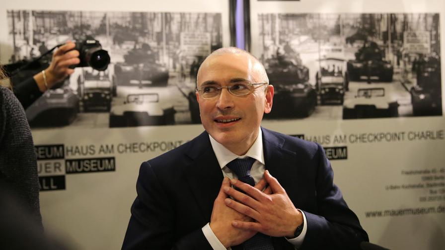 Ходорковски получи 3-месечна виза за Швейцария