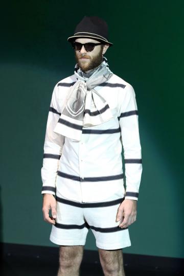 Тенденции пролет/лято 2012 - черно&бяло - снимка 139