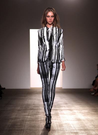 Тенденции пролет/лято 2012 - черно&бяло - снимка 119
