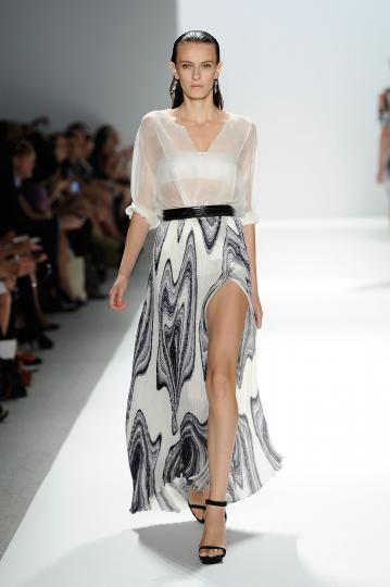 Тенденции пролет/лято 2012 - черно&бяло - снимка 96