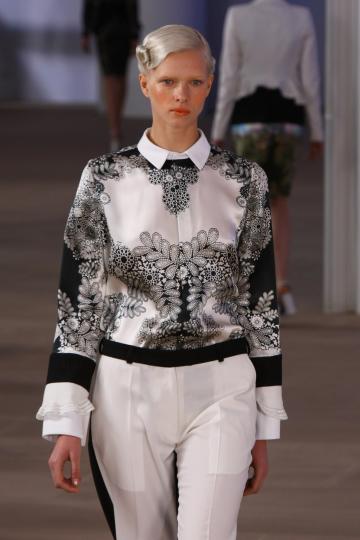 Тенденции пролет/лято 2012 - черно&бяло - снимка 88