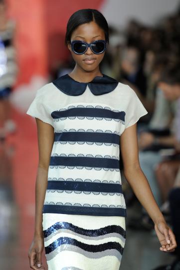 Тенденции пролет/лято 2012 - черно&бяло - снимка 79